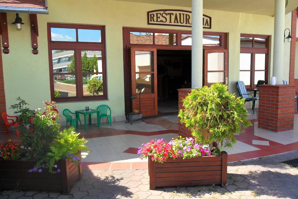 Hotel St.Florian Sturovo Exterior photo
